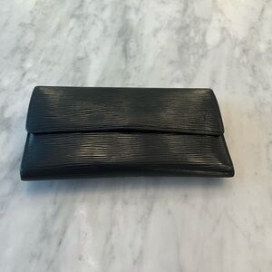 Louis Vuitton Elegant Black Epi Leather Wallet
